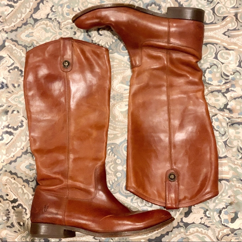 Pre-Owned FRYE Melissa Button Boot, Size 9 1/2